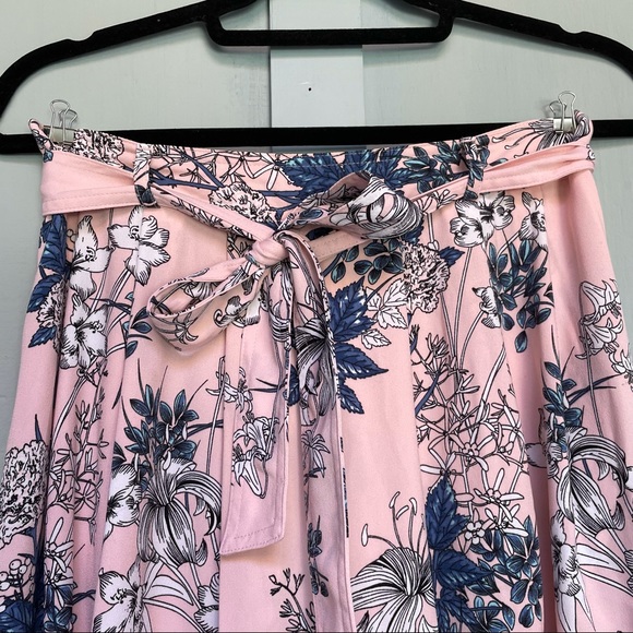 EUC Banana Republic Floral Midi Skirt - MP - Picture 2 of 5